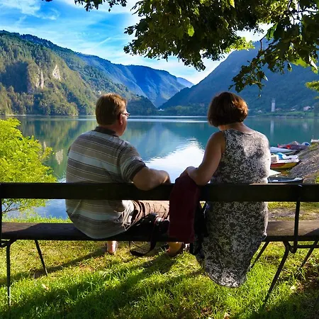 Campingplads Lago Camping Village 3*